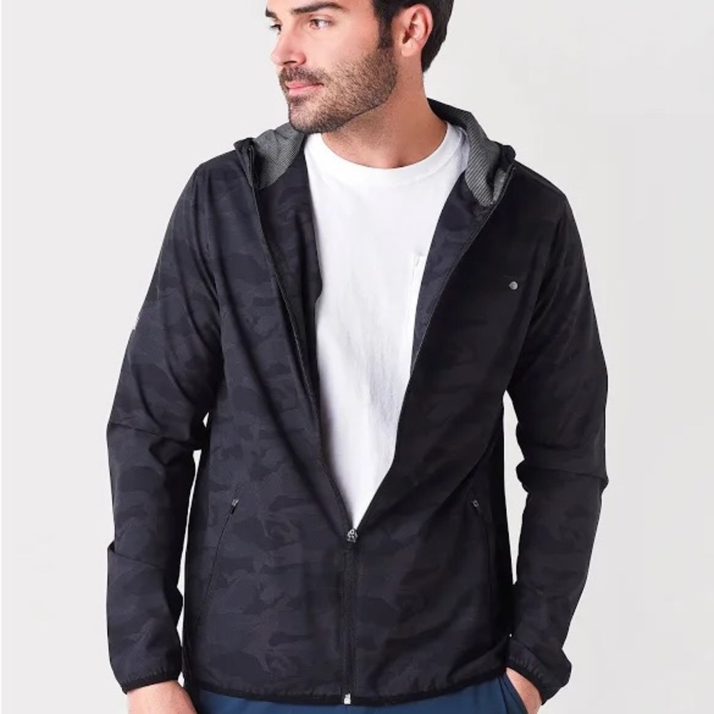 Vuori Men’s Outdoor Training Shell Lightweight Jacket